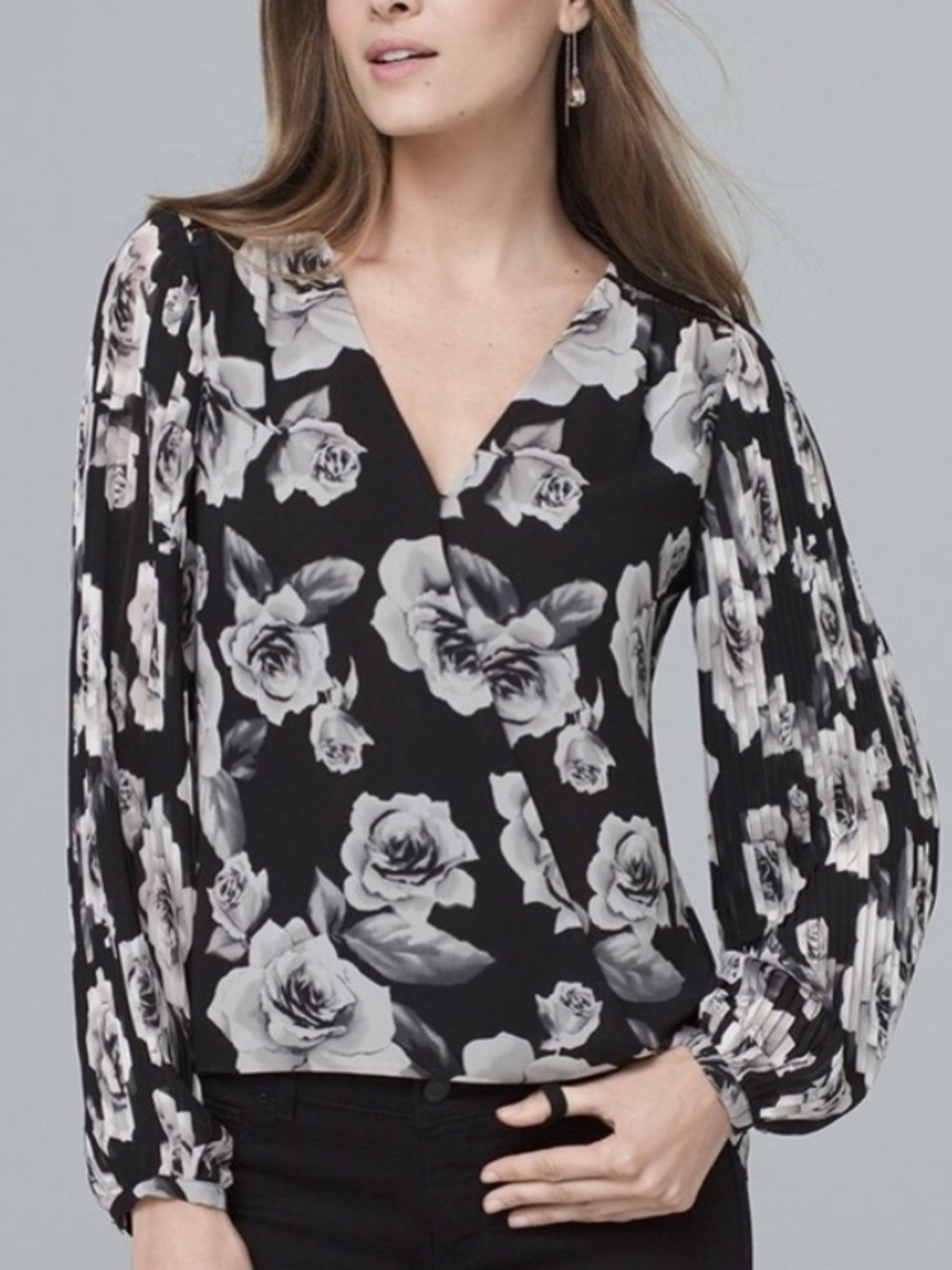 White House Black Market Black and White Floral Blouse - Size XS/S
